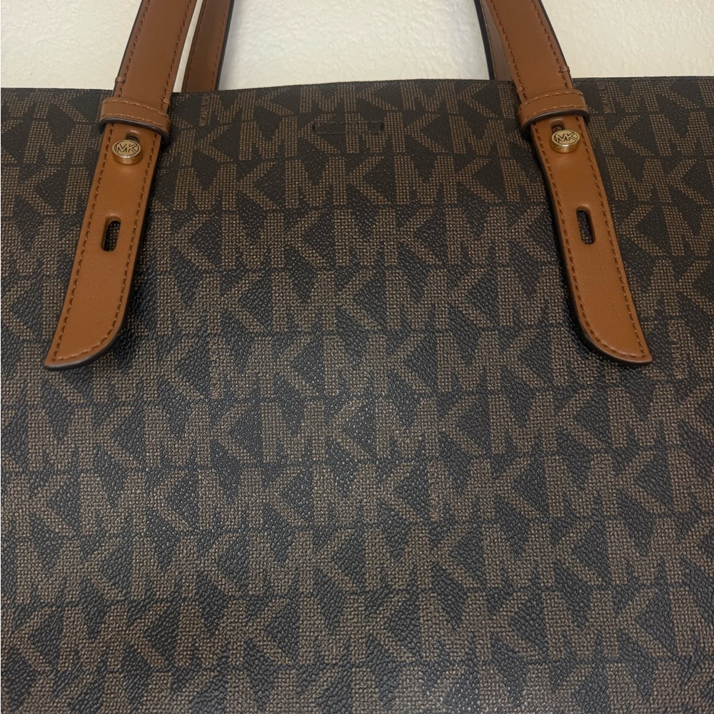 Michael Kors Mel Logo Tote Bag - Picture 4 of 13